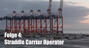 Straddle carrier